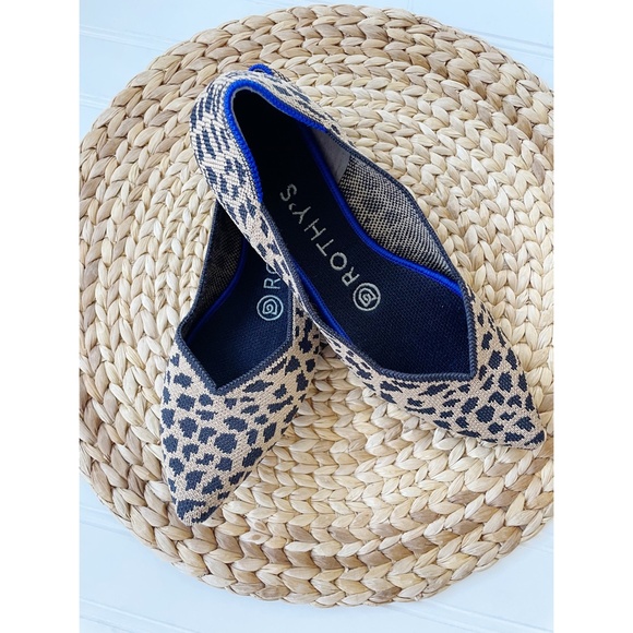 Rothys Leopard Print Points RETIRED 6 - Picture 2 of 8